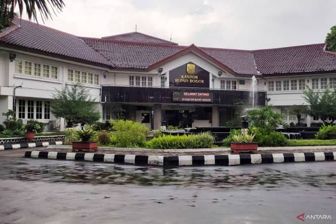 Kabupaten Bogor Daerah Kaya Yang Miskin Teladan Pemimpinnya