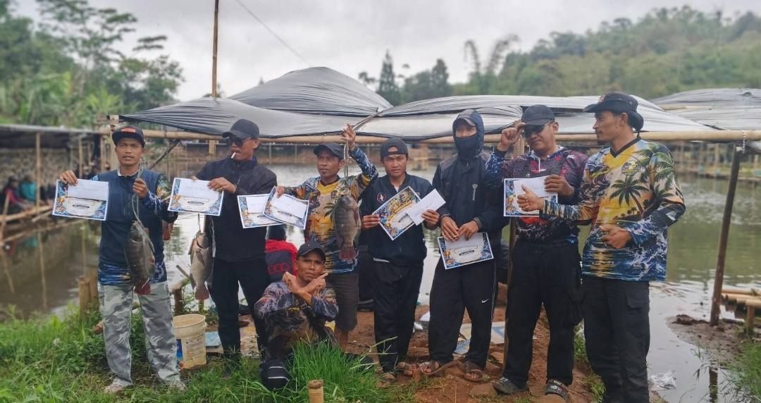 Ratusan Angler Mania Ikuti Lomba Mancing di Situ Siluman Cianjur
